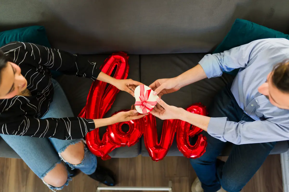 Con estas opciones, puedes encontrar el plan que mejor se adapte a lo que buscas para celebrar el 14 de febrero sin gastar dinero. (iStock)