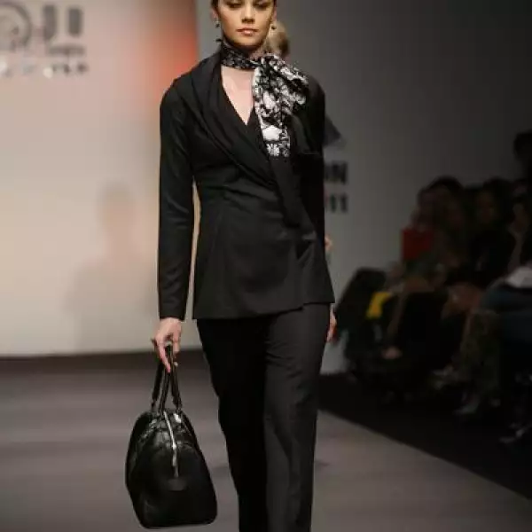 Desfile Pineda Covalin