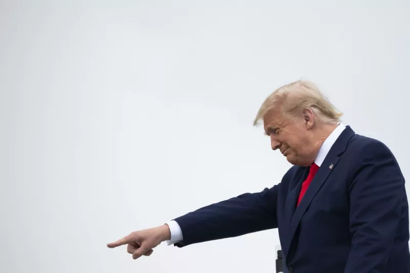 Con las encuestas en contra