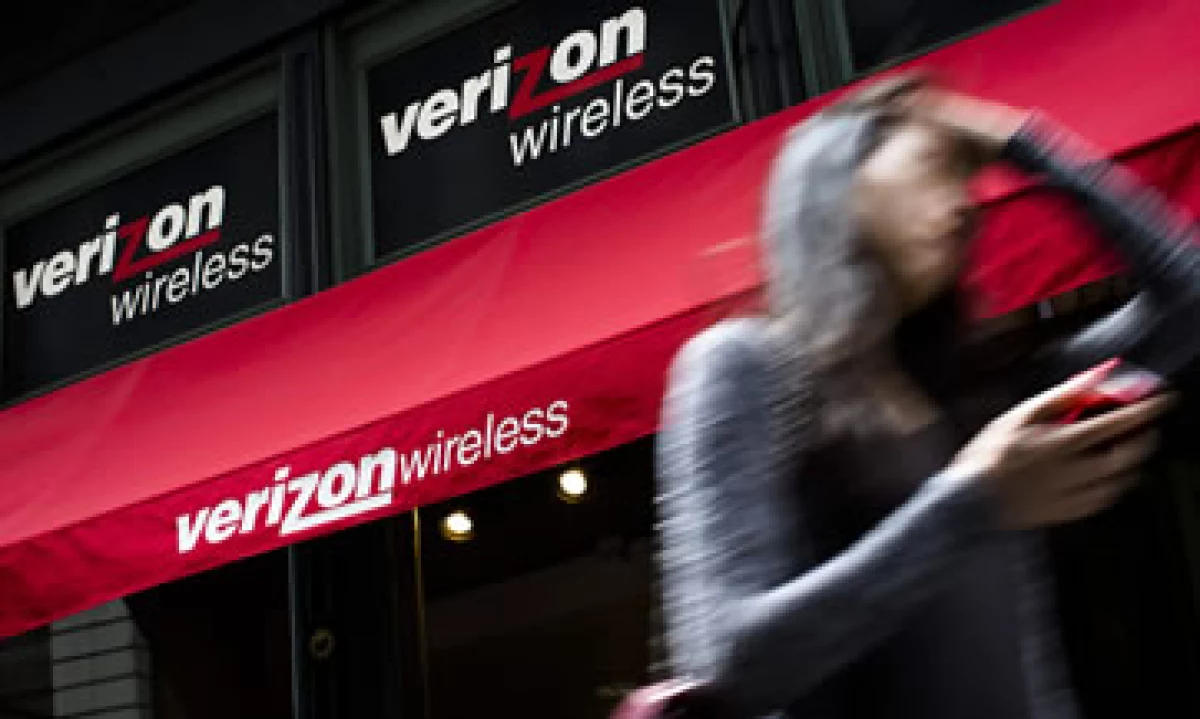 Verizon dijo que el 64% de sus clientes tienen un teléfono inteligente. (Foto: Reuters)