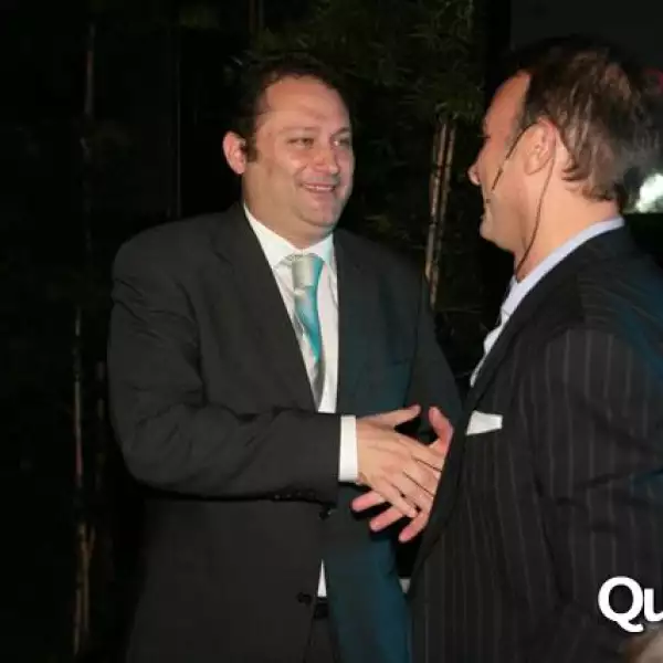 Marco Beteta entrega reconocimientos a los mejores Restaurantes