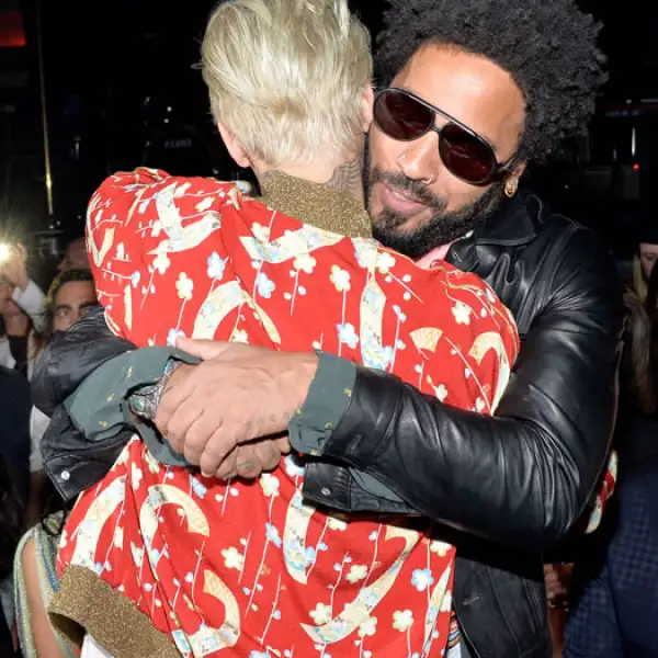 Y abrazar a Lenny Kravitz.