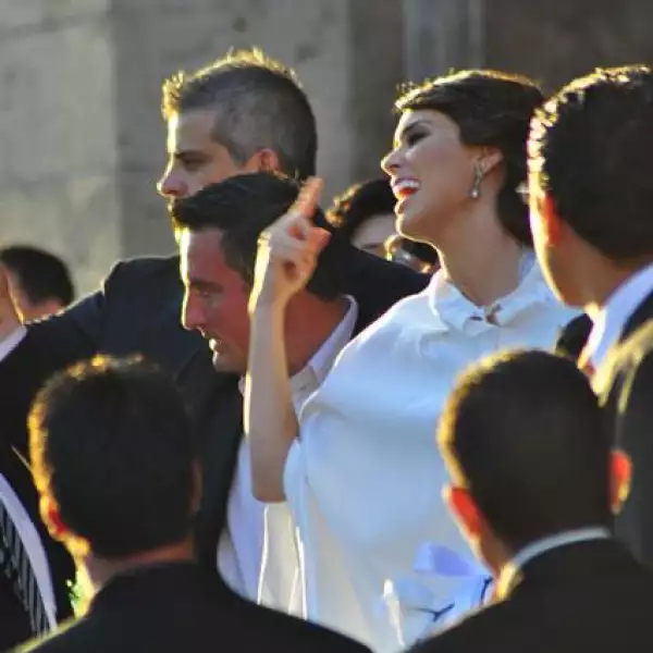 La novia llegando a la iglesia