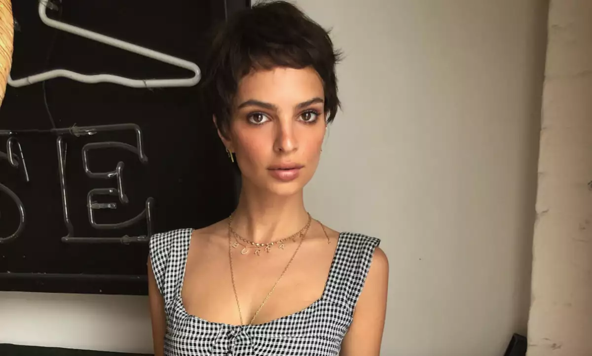 Emily Ratajkowski