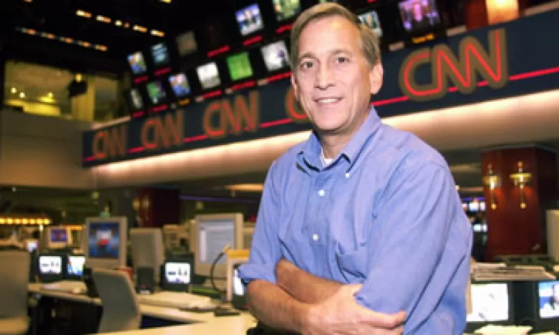 Walter Isaacson, autor de la biografía, prefirió un título más simple: ‘Steve Jobs By Walter Isaacson’. (Foto: AP)