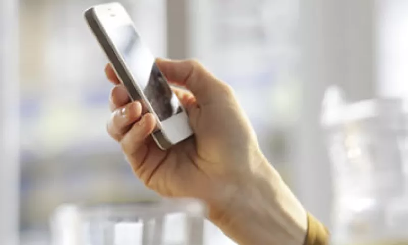 México tiene cerca de 100 millones de líneas telefónicas celulares, la mayoría operadas por América Móvil. (Foto: Getty Images)