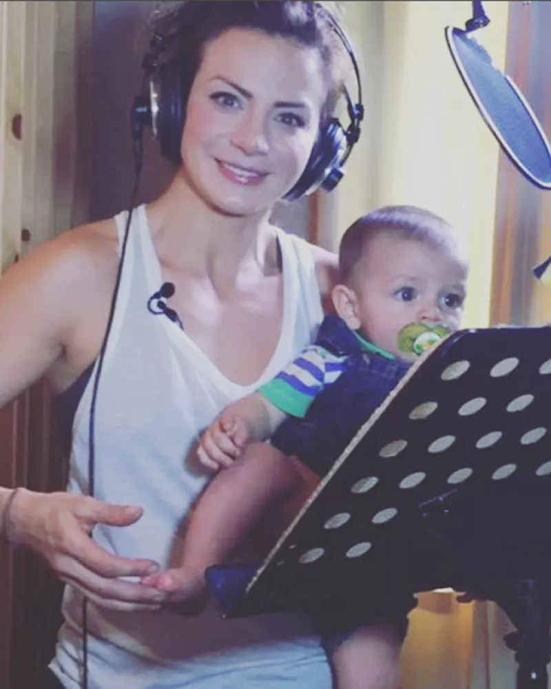 A sus nueve meses, León ya está descubriendo el arte, y es que su mamá no ha perdido oportunidad para llevarlo a un show especialmente para bebés.