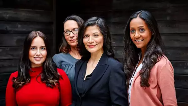 ¿Quién le enseña a las mujeres a liderar?