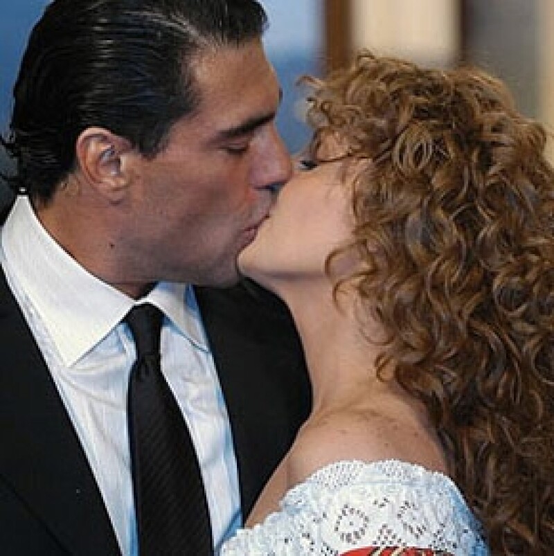 Desde marzo de este año, Angélica Rivera buscaba invalidar su enlace religioso con José Alberto Castro, con quien se casó el 11 de diciembre de 2004.