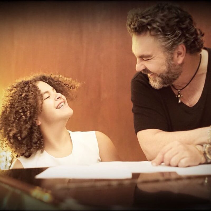 Manuel Mijares y Lucero Mijares Hogaza