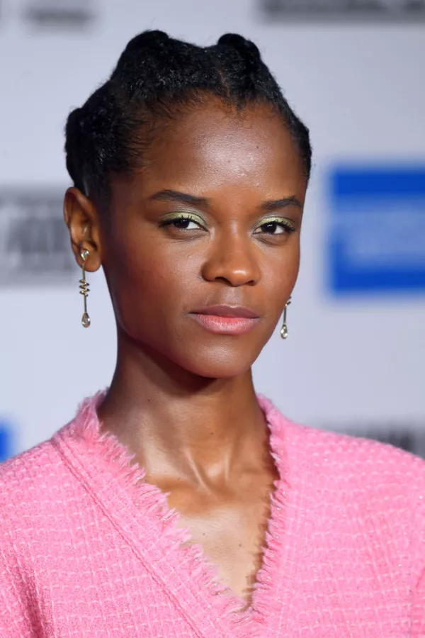 Actriz de Black Panther termina hospitalizada tras accidente en el set Letitia Wright
