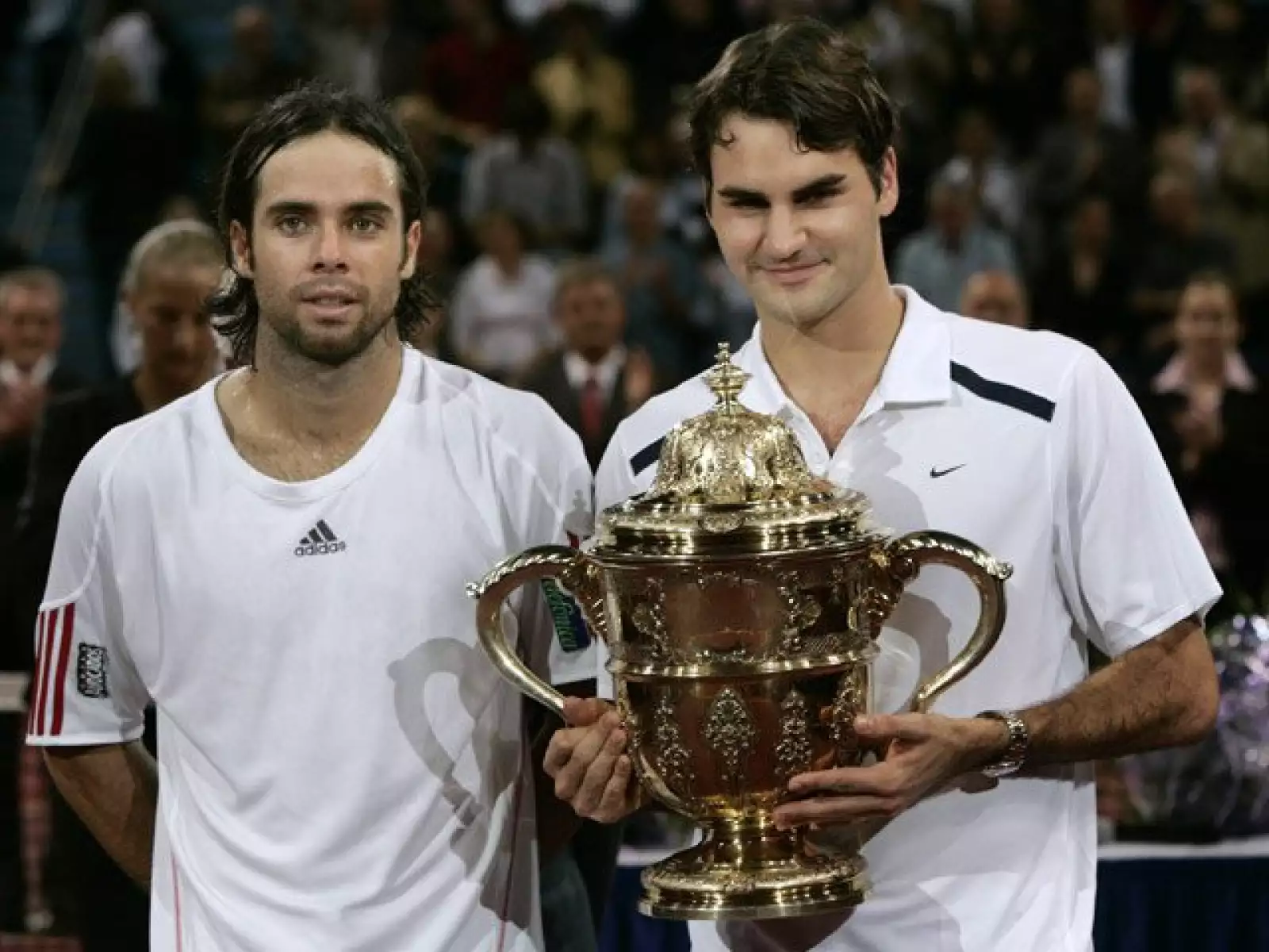 Es el único tenista chileno que ha derrotado al Top One en ejercicio: a Lleyton Hewitt en Hamburgo (2003), a Andre Agassi en Washington (2003) y a Roger Federer en Masters de Shanghai (2007).
