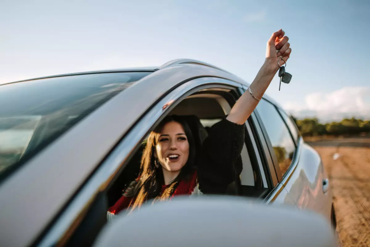 El 18% de las personas que aparecen en la publicidad de autos son mujeres.jpg