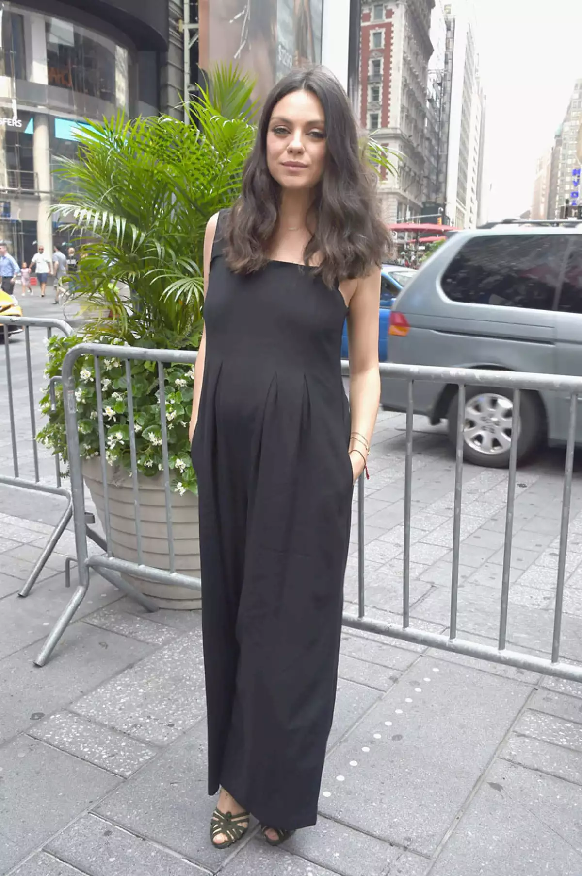 La estrella de Hollywood nos habló de su personaje en la cinta Bad Moms y de cómo enfrenta la maternidad y su carrera profesional sin buscar la "perfección".