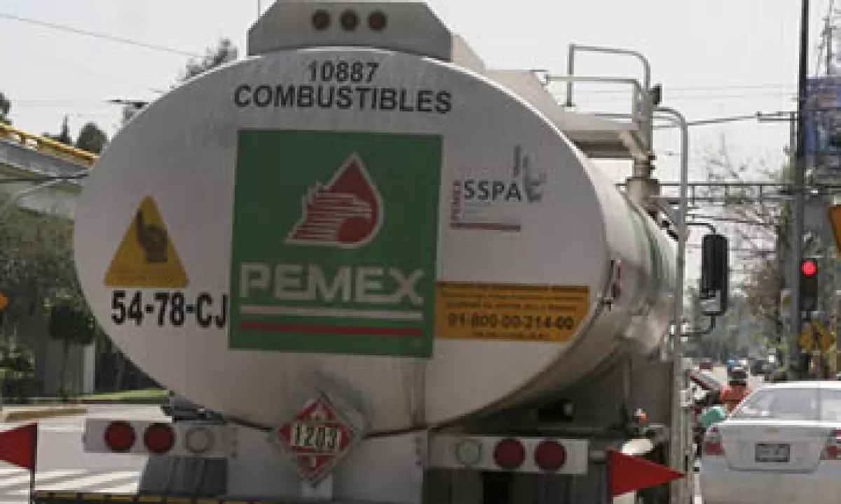 El regulador antimonopolios multó a Pemex con 653 mdp por el caso el año pasado. (Foto: Cuartoscuro)