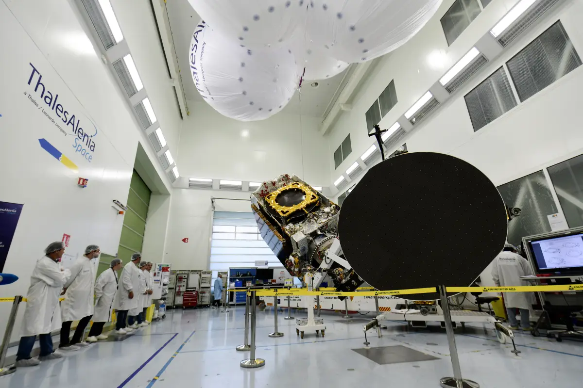 Thales Alenia satélite