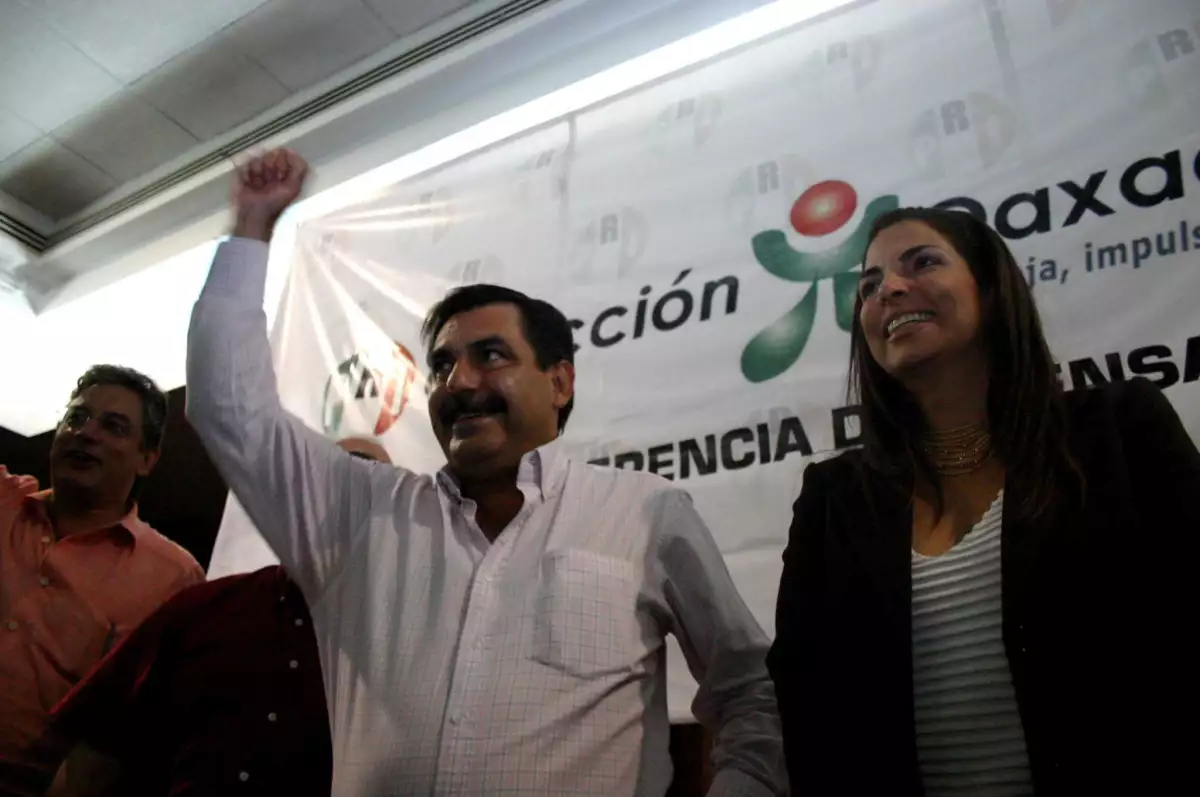 Los militantes inconformes dijeron que en caso de que no se respete su decición, votarán en contra del partido en las elecciones del 5 de junio.