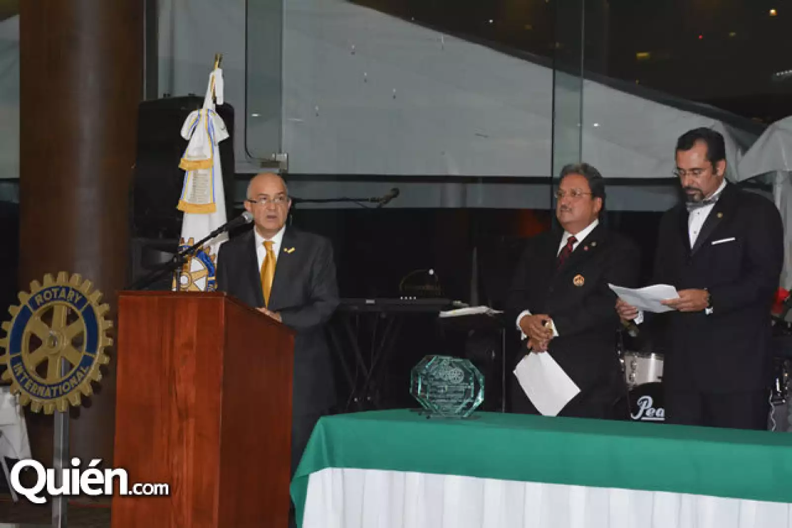 Miguel Ángel González,Enrique Flores,Cesar Castañeda