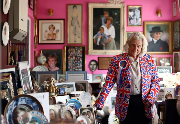 BRITAIN-ROYALS-QUEEN-JUBILEE-COLLECTING