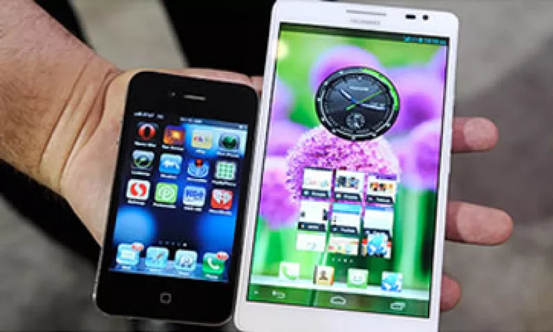 Para el experto no hay ningún beneficio derivado del tamaño del teléfono de Huawei.  (Foto: Cortesía CNNMoney.com)