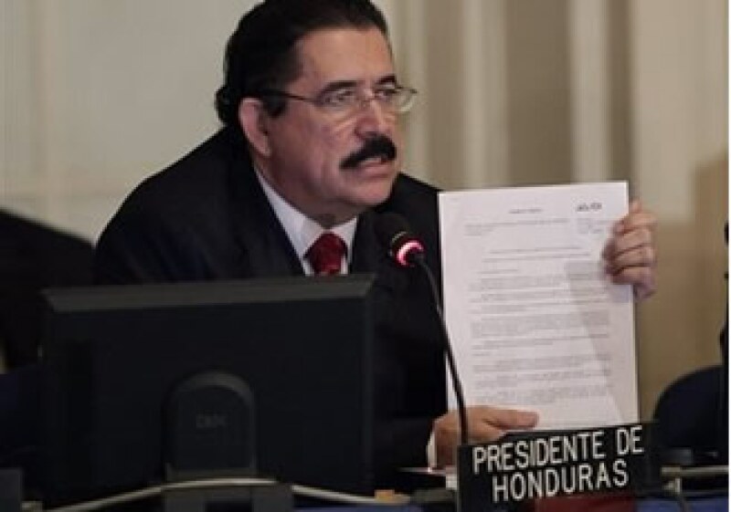 Manuel Zelaya había anunciado su regreso a Honduras el jueves, pero lo pospuso hasta el fin del plazo dado por la OEA. (Foto: AP)