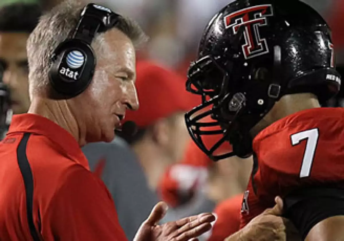 Tommy Tuberville, entrenador de Texas Tech. (Foto: CNNMoney.com)
