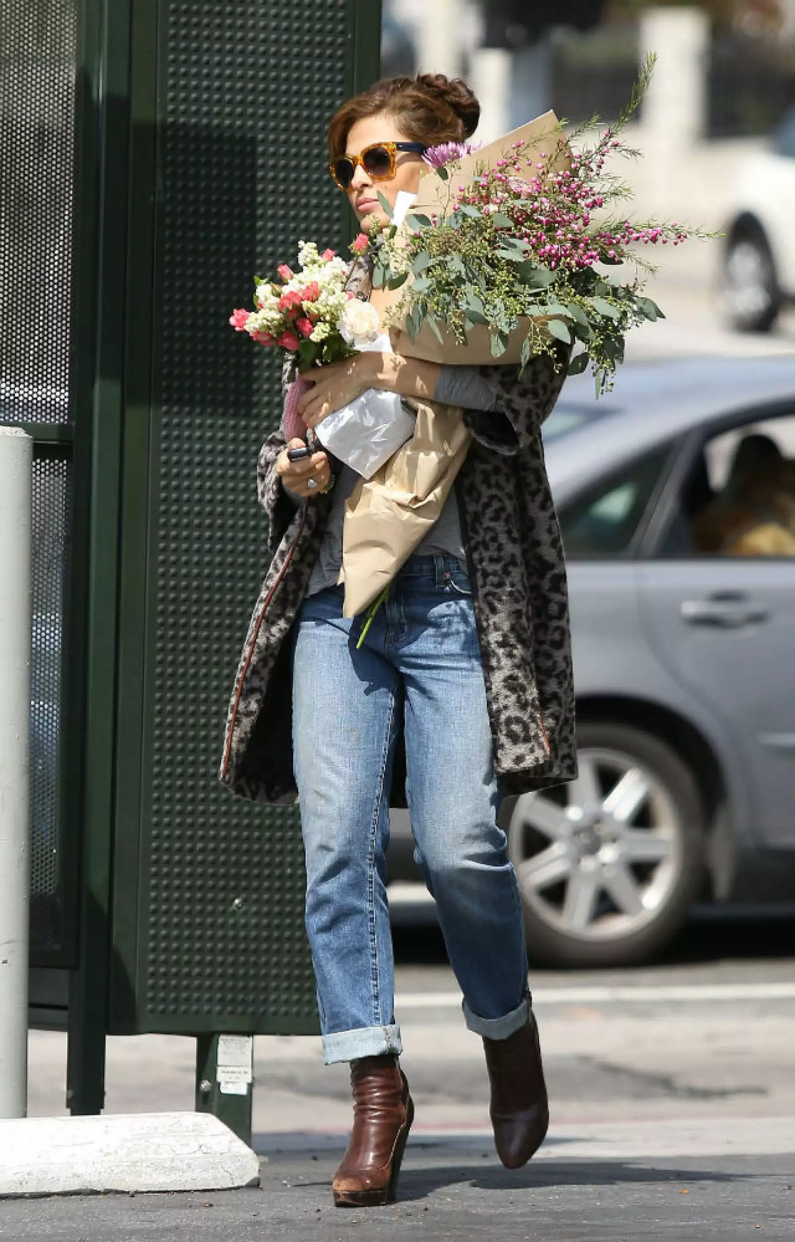 Los paparazzi captaron a la actriz el 29 de marzo saliendo de una florería en L.A.; ella ya ocultaba su embarazo. Esta fue una de las últimas veces que la actriz fue vista por los fotógrafos.