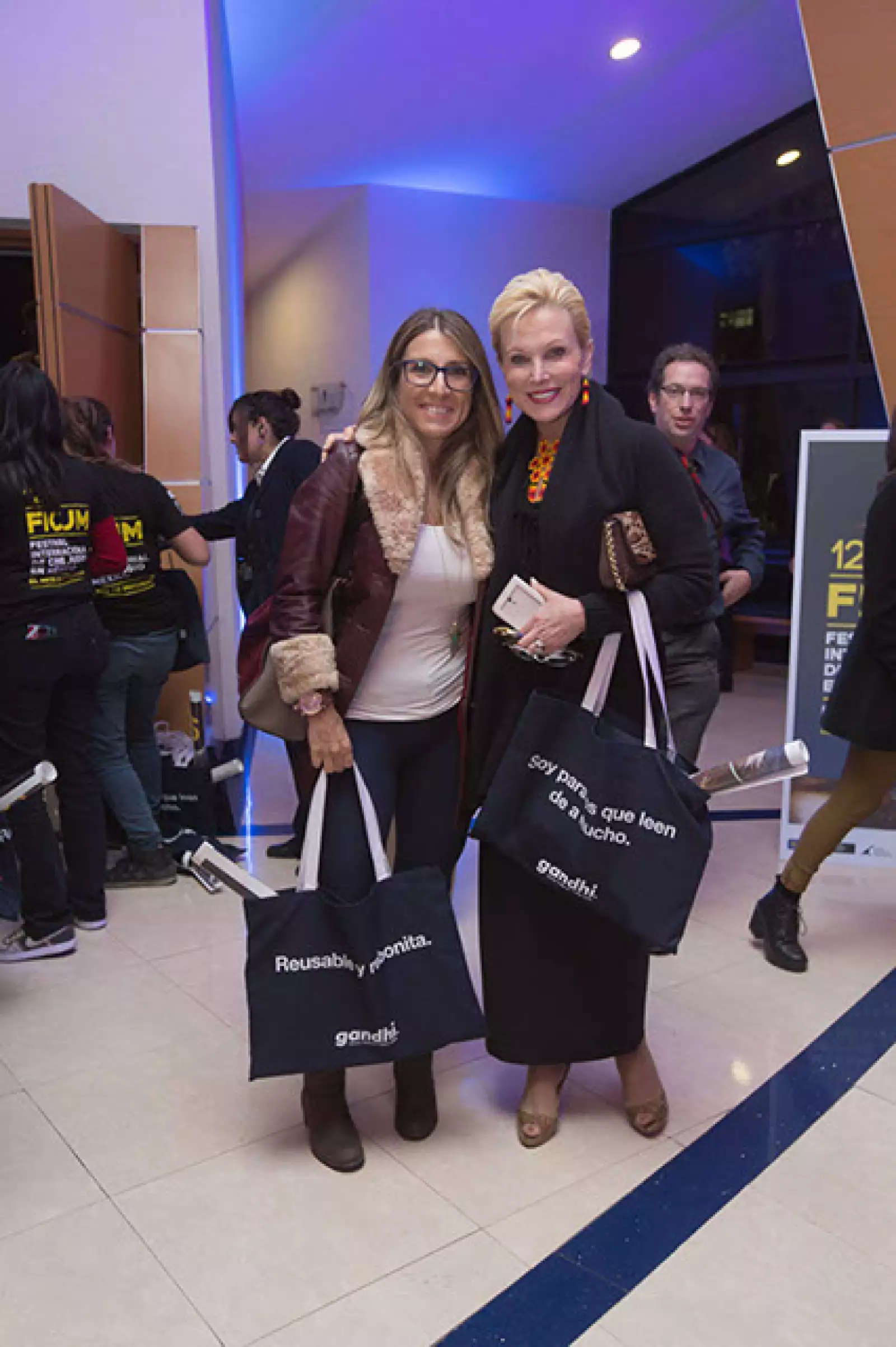 Doris Bessudo,Raquel Bessudo