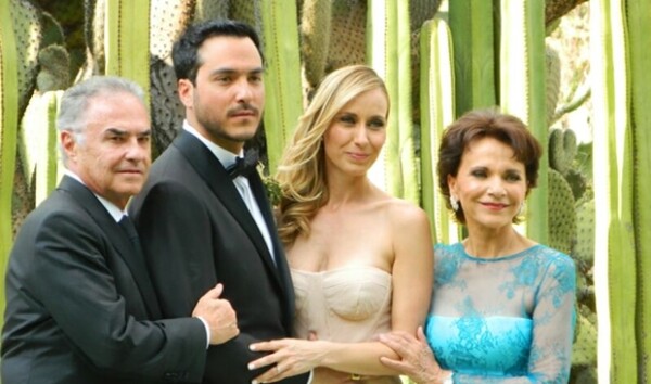 Rodrigo y Manne con los papás de él, Álvaro Dávila y Pati Chapoy.