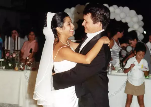 Mi esposa @wendymendeznaal y un servidor celebramos nuestras bodas de plata en ceremonia oficiad (1).jpg