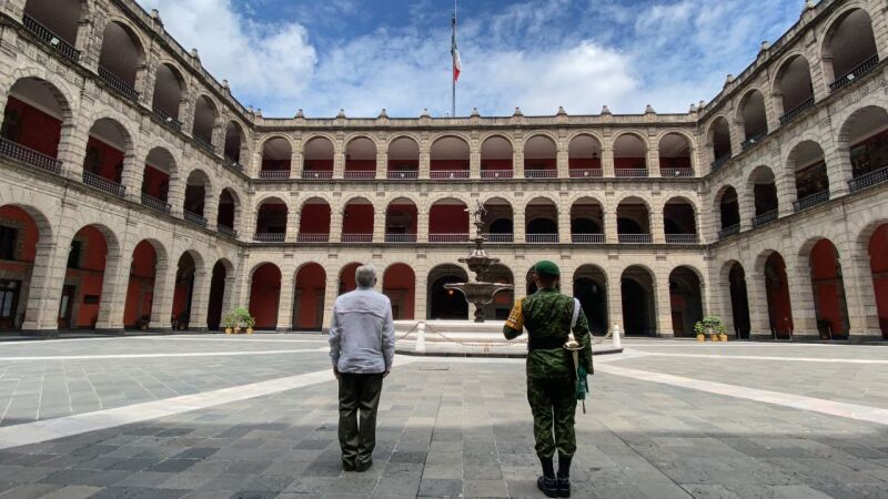 AMLO-Homenaje-COVID-19