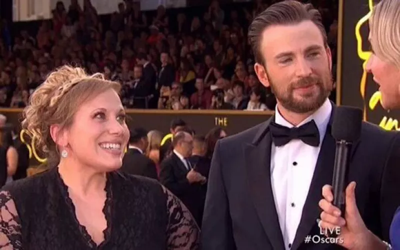 El actor asistió con su hermana mayor como su date a los Oscar 2016.