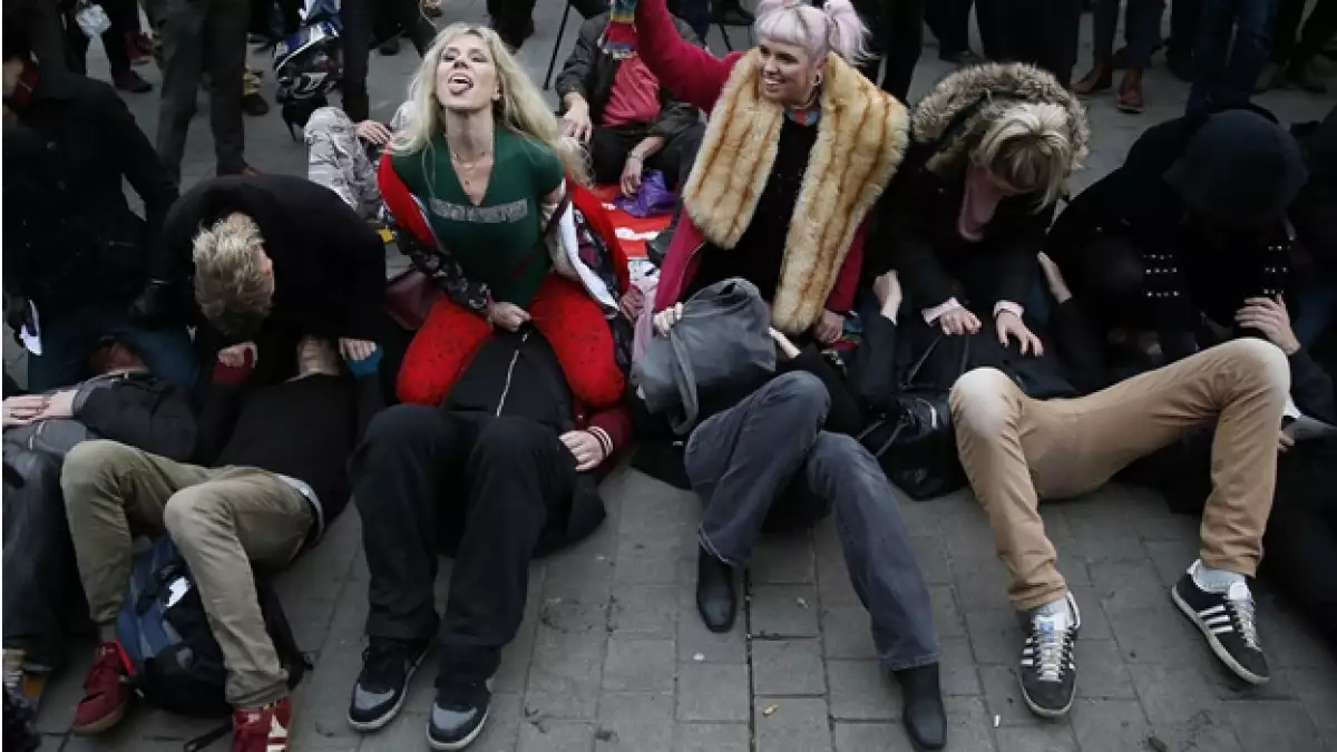 protesta porno face sitting Londres