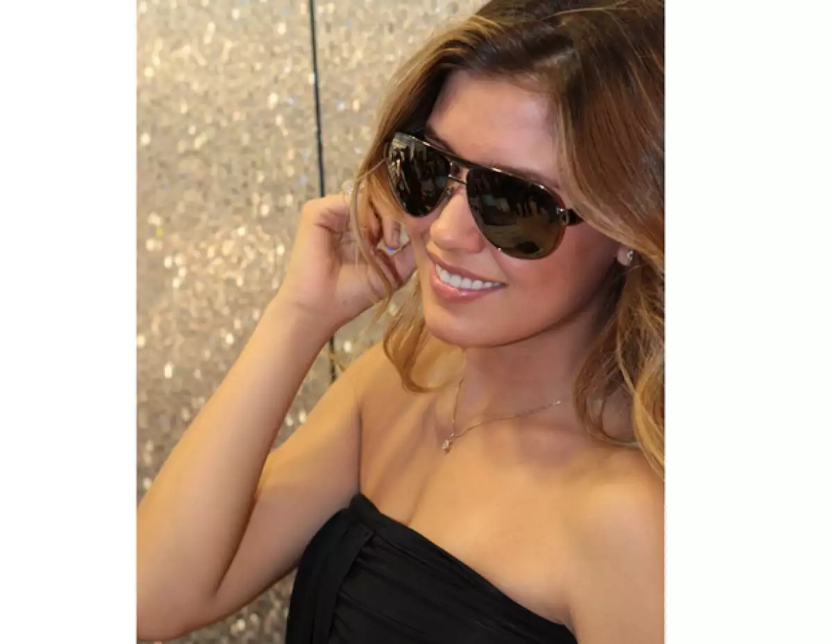 Con 21 años, la hija de Luis Miguel y Stephanie Salas se prepara para hacer carrera en el mundo de la moda y quizá dar la sorpresa pronto como cantante.
