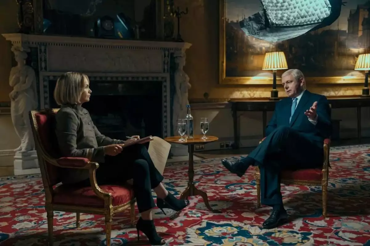 Michael Sheen interpreta al príncipe Andrés en la serie A very royal scandal
