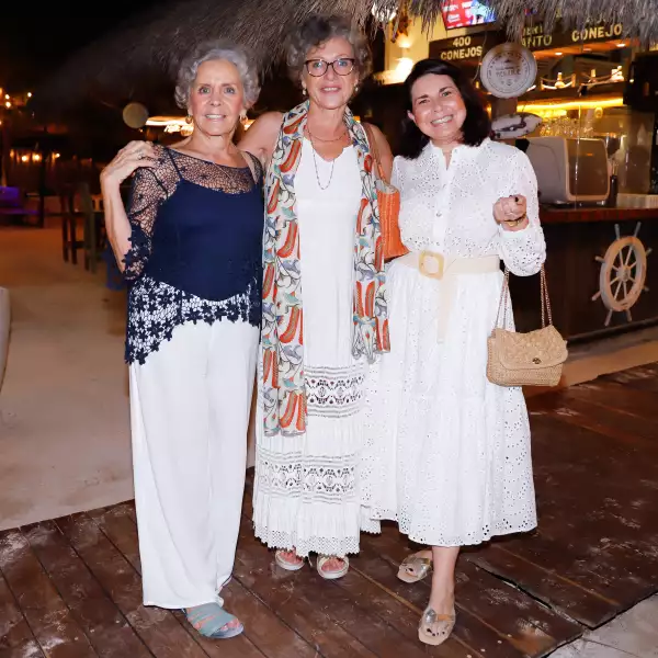 Leticia Córdova, Ana Lilia Córdova y Vero Saucedo