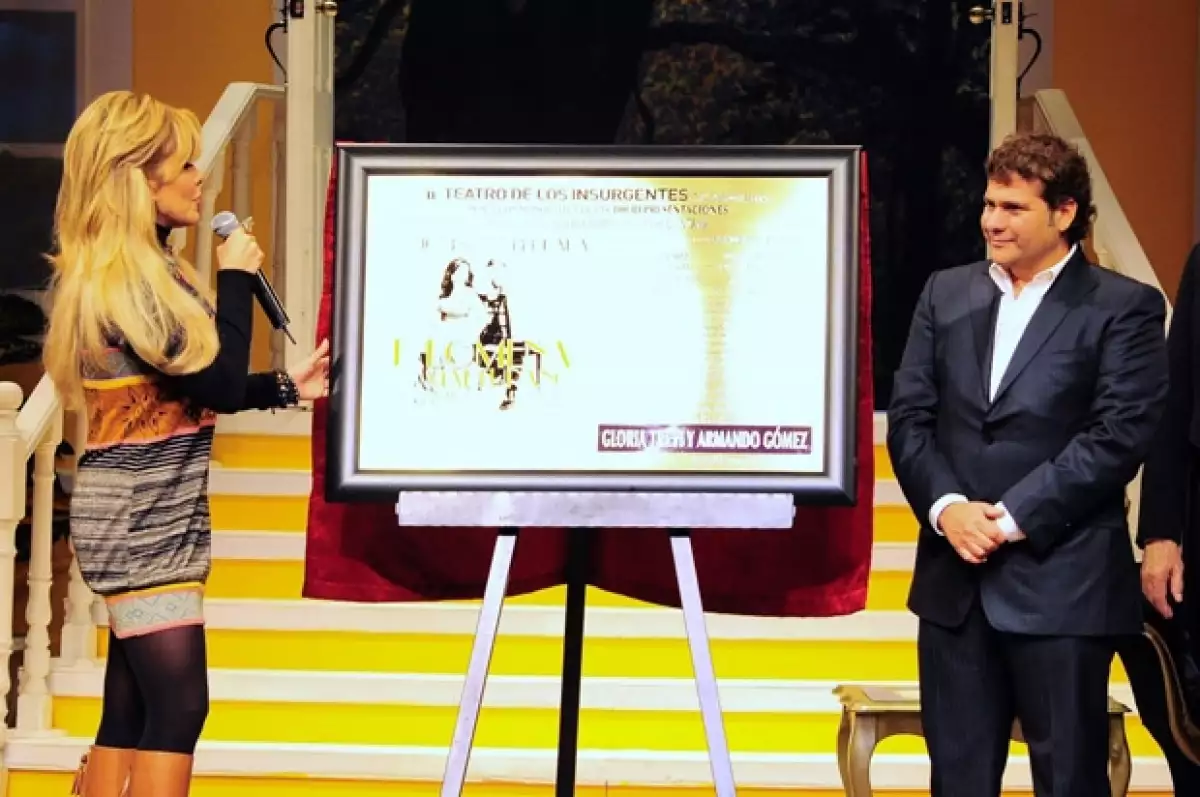 La cantante dice que se repone de lo vivido por el plagio de su esposo; ambos apadrinan 100 funciones de "Filomena Marturano".