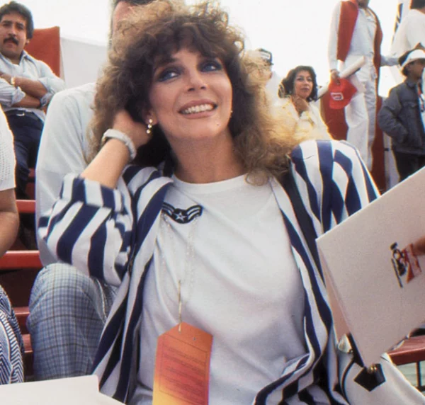 La actriz Verónica Castro, en la cúspide de su carrera, en el Gran Premio de México 1986.