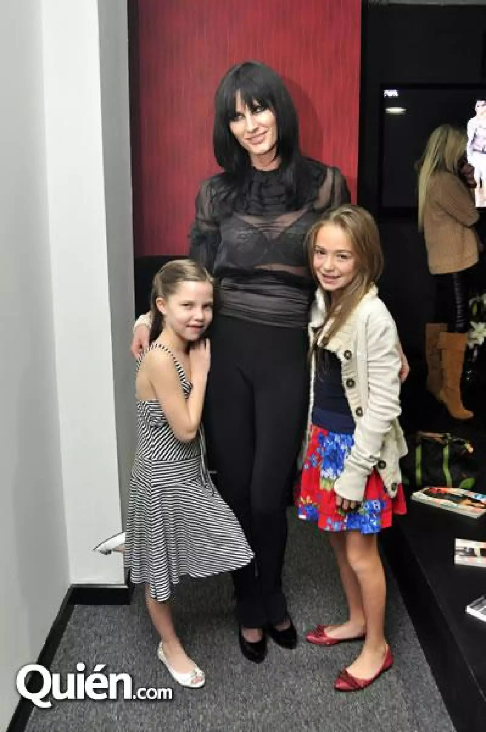 Katerina Fenton,Anda Petrescu y Aniela González