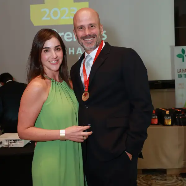 Claudia de Ramírez y Nicolas Ramírez 
