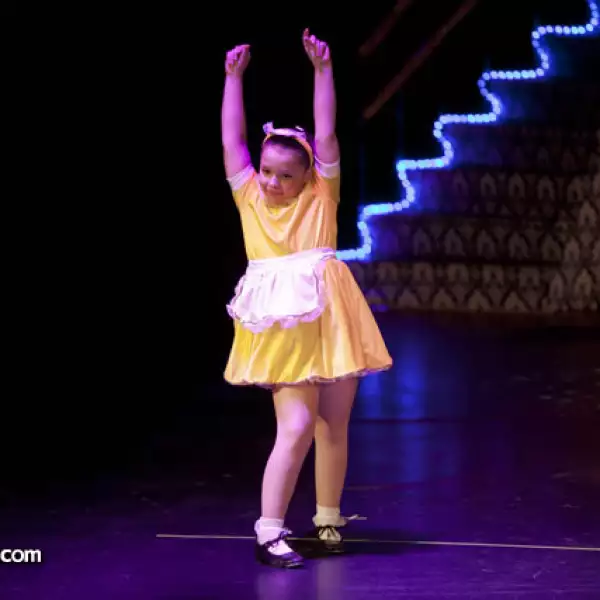 Triana junto con total exercise and dance