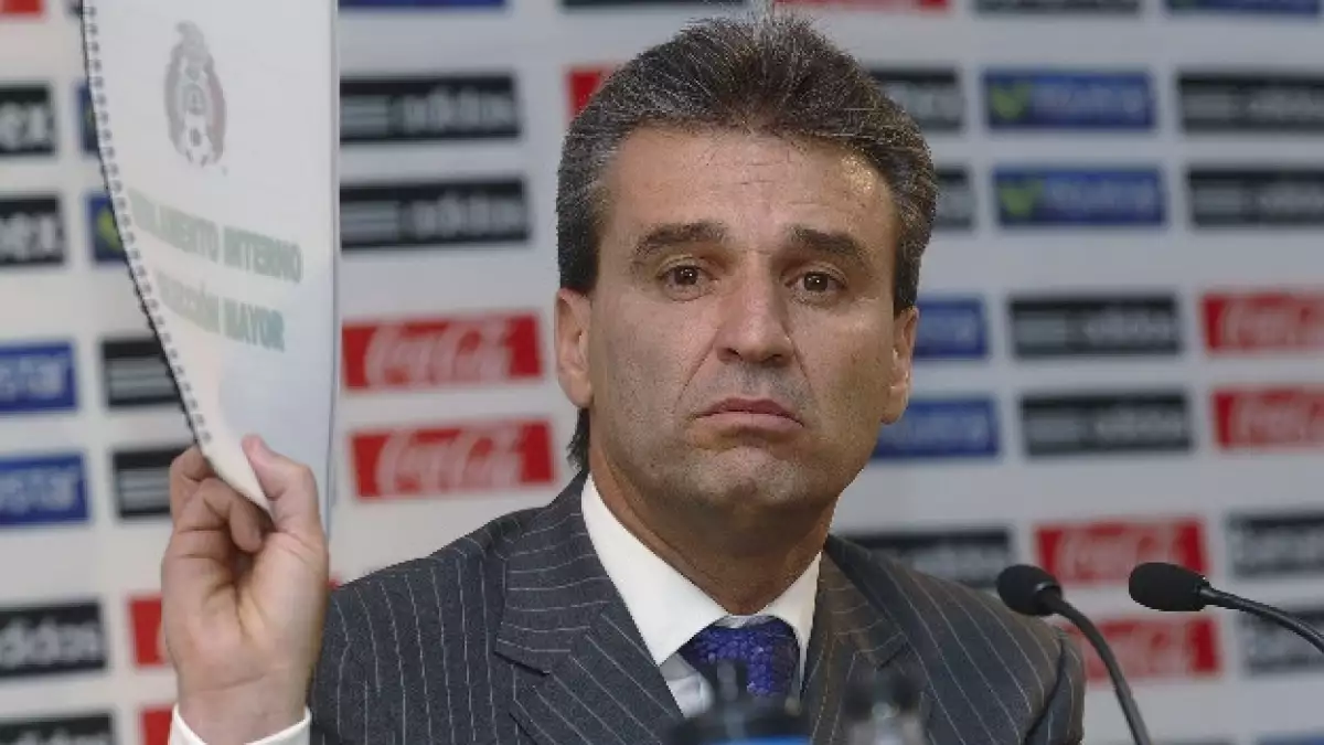 Nésetor de la Torre renuncia a la Selección Mexicana