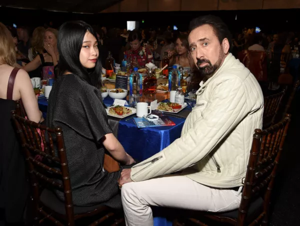 Riko Shibata y Nicolas Cage.