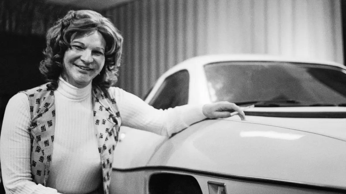 THE LADY AND THE DALE 