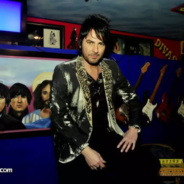 Beto Cuevas en el Woodstock Valle