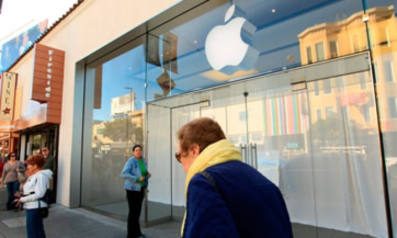 Algunos clientes comprendieron y apoyaron el cierre de las tiendas Apple. (Foto: Reuters)