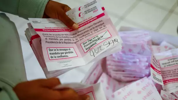 (conteo de votos de la consulta de revocación de mandato)