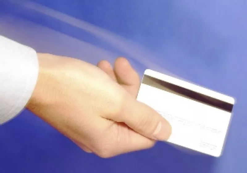 La tarjeta de crédito es el financiamiento más caro. (Foto: Jupiter Images)