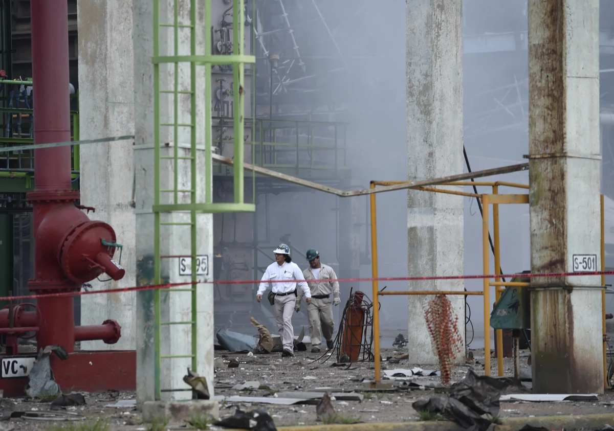 Mexichem aclaró que los 32 fallecidos en la planta de Coatzacoalcos, Veracruz, no eran sus empleados ni de Pemex, sino contratistas de otras compañías como ICA Flúor.