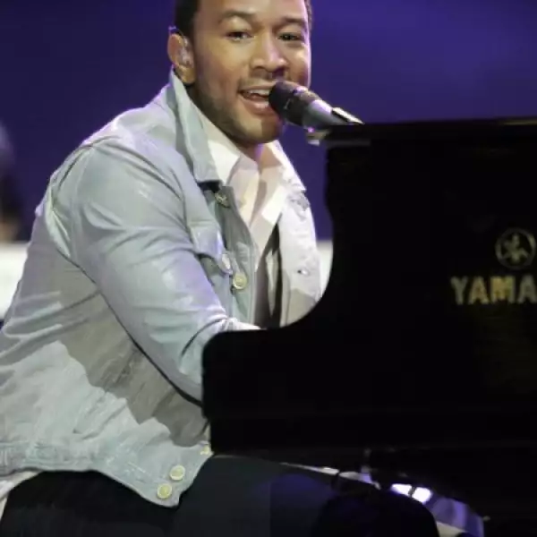 John Legend al piano.